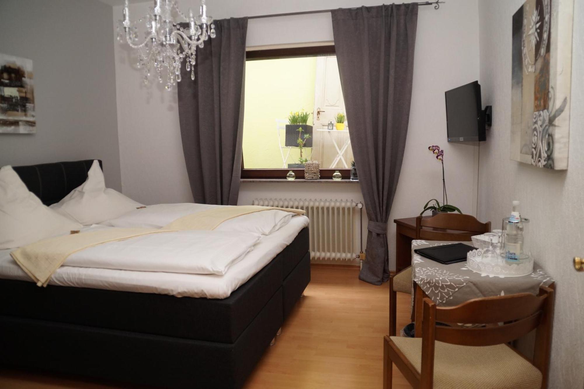 Hotel Restaurant Zunftstube Саарбург Номер фото