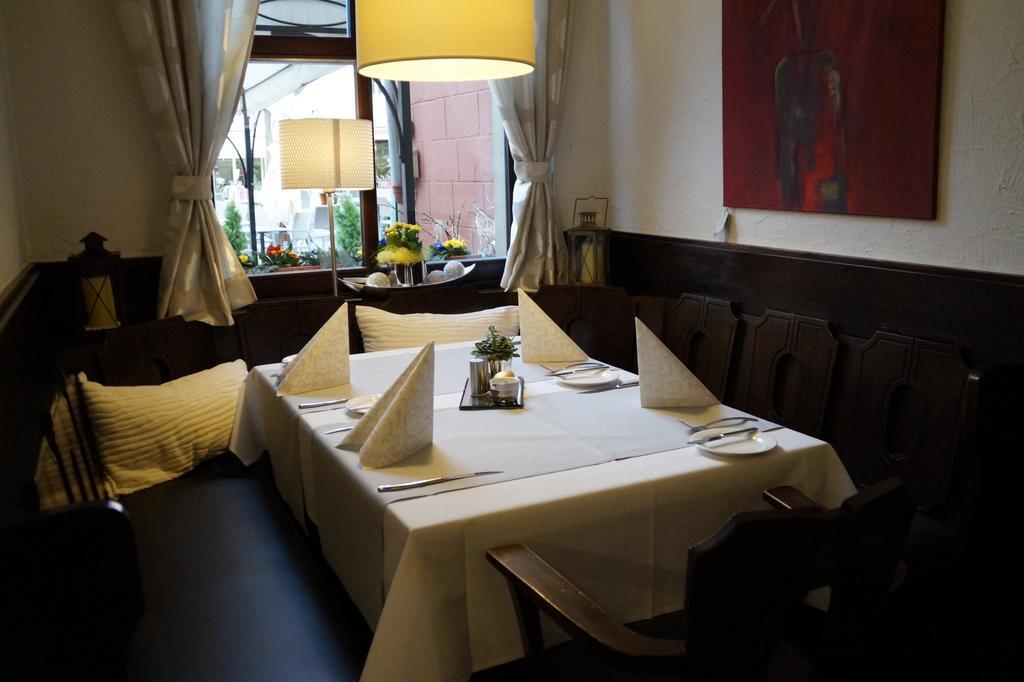 Hotel Restaurant Zunftstube Саарбург Екстер'єр фото
